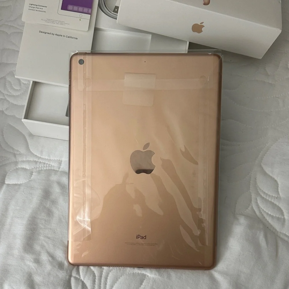 Apple Tablet in White with Gold Accents 128GB